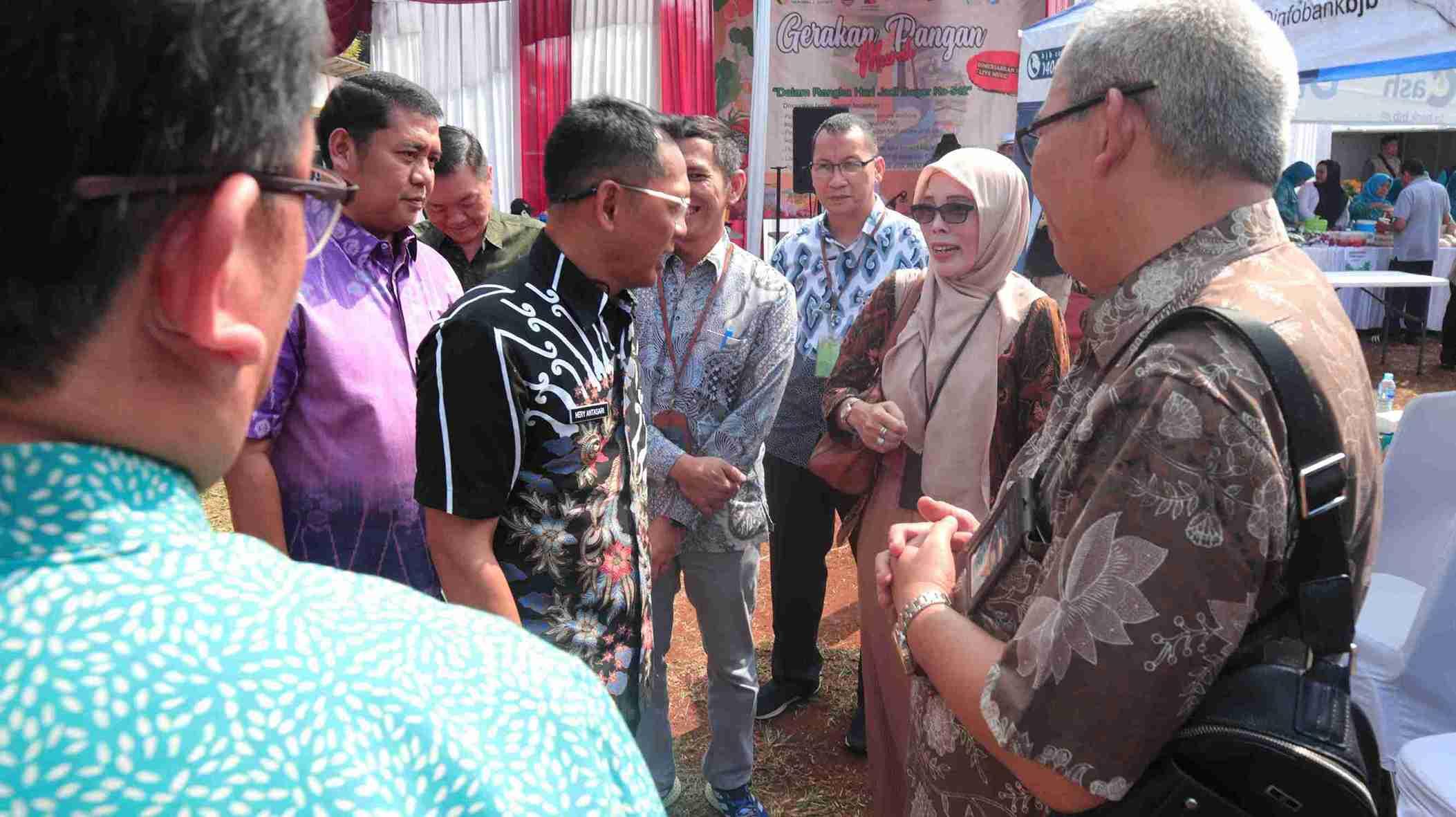 Head of Bogor Municipality Statistics Attends Bogor 542nd Anniversary Cheap Food Movement Event